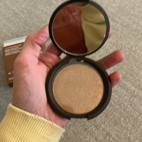 BECCA SHIMMERING SKIN PERFECTOR PRESSED HIGHLIGHTER Chocolate Geode - Picture 7 of 7